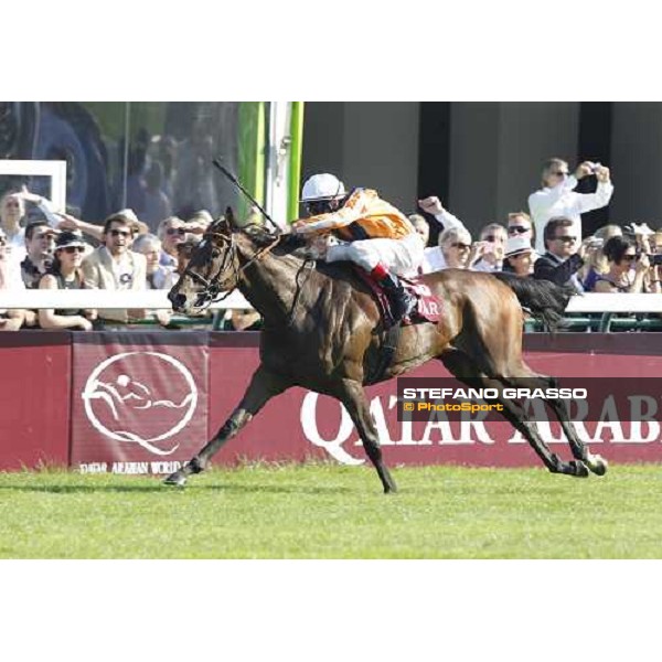 Andrasch Starke on Danedream wins the Qatar Prix de L\'Arc de Triomphe Paris-Longchamp racetrack, 2nd oct. 2011 ph.Stefano Grasso