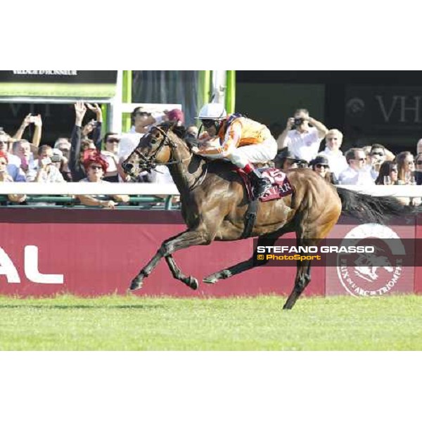 Andrasch Starke on Danedream wins the Qatar Prix de L\'Arc de Triomphe Paris-Longchamp racetrack, 2nd oct. 2011 ph.Stefano Grasso