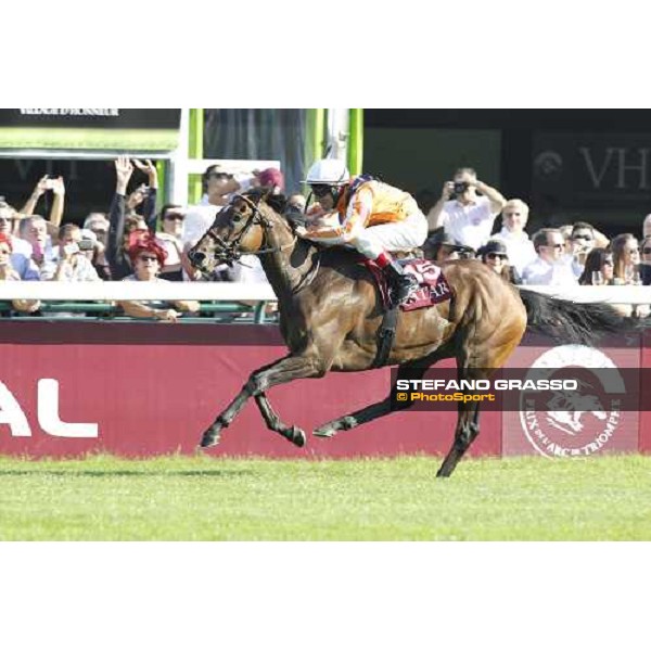 Andrasch Starke on Danedream wins the Qatar Prix de L\'Arc de Triomphe Paris-Longchamp racetrack, 2nd oct. 2011 ph.Stefano Grasso