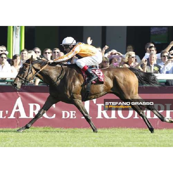 Andrasch Starke on Danedream wins the Qatar Prix de L\'Arc de Triomphe Paris-Longchamp racetrack, 2nd oct. 2011 ph.Stefano Grasso