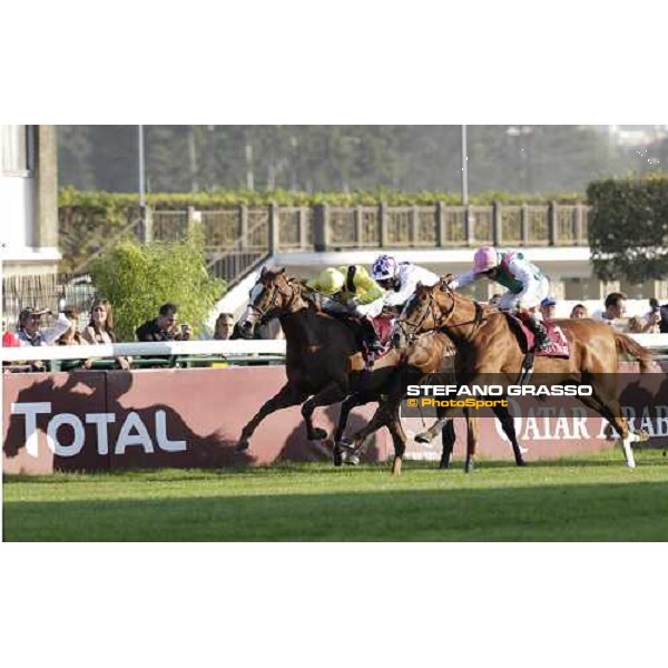 Frankie Dettori on Nahrain wins the Qatar Prix de l\'Opera Paris-Longchamp racetrack, 2nd oct. 2011 ph.Stefano Grasso