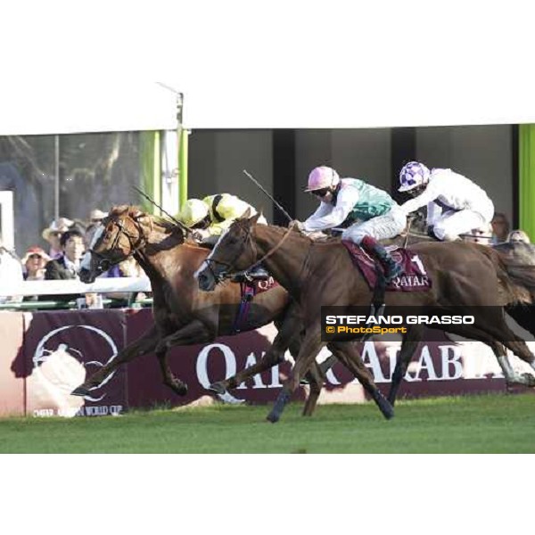 Frankie Dettori on Nahrain wins the Qatar Prix de l\'Opera Paris-Longchamp racetrack, 2nd oct. 2011 ph.Stefano Grasso
