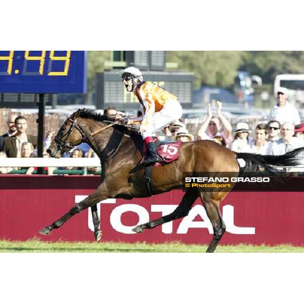 Andrasch Starke on Danedream wins the Qatar Prix de L\'Arc de Triomphe Paris-Longchamp racetrack, 2nd oct. 2011 ph.Stefano Grasso