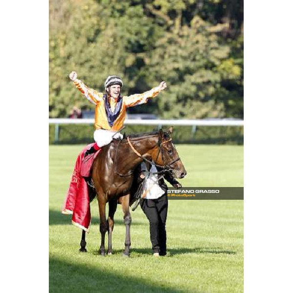 Andrasch Starke on Danedream wins the Qatar Prix de L\'Arc de Triomphe Paris-Longchamp racetrack, 2nd oct. 2011 ph.Stefano Grasso