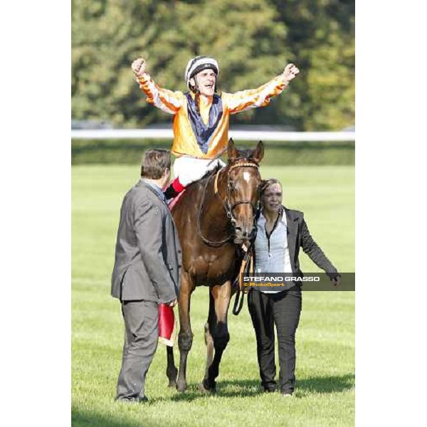 Andrasch Starke on Danedream wins the Qatar Prix de L\'Arc de Triomphe Paris-Longchamp racetrack, 2nd oct. 2011 ph.Stefano Grasso