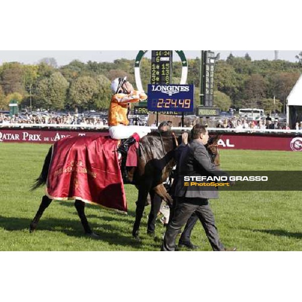 Andrasch Starke on Danedream wins the Qatar Prix de L\'Arc de Triomphe Paris-Longchamp racetrack, 2nd oct. 2011 ph.Stefano Grasso