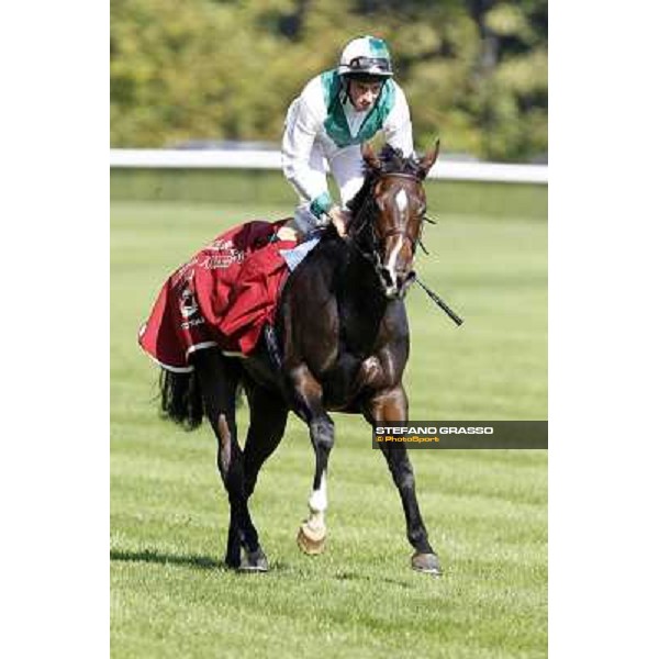 William Buick and Elusive Kate winners of the Prix Marcel Boussac Paris, 2nd oct.2011 ph.Stefano Grasso