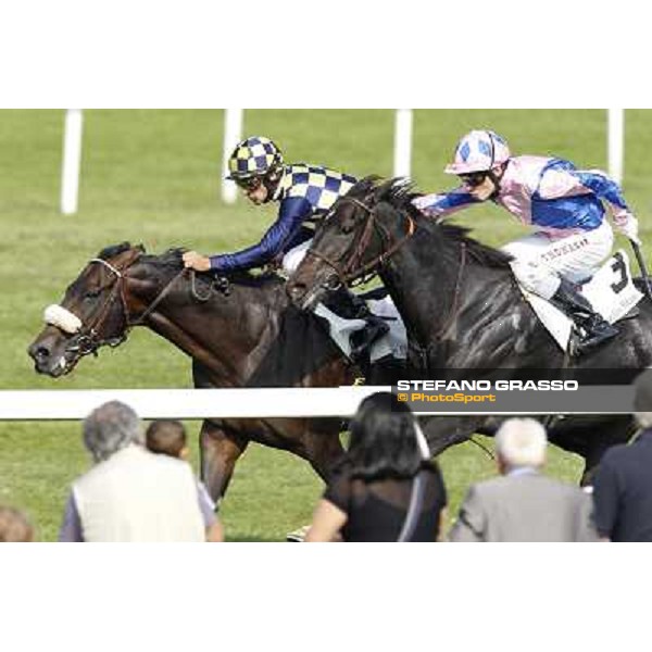 Fabio Branca on Dadga Mor win the Premio Cancelli followed by Thomas Ronan on Poppet\'s Treasure Milano - San Siro racetrack, 24th sept.2011 ph.Stefano Grasso