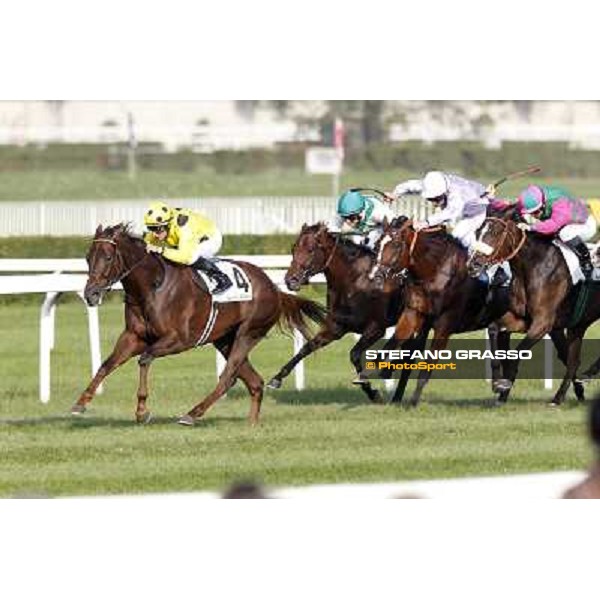 Mirco Demuro on Khor Sheed goes to win the Premio Sergio Cumani Milano - San Siro racetrack, 24th sept.2011 ph.Stefano Grasso
