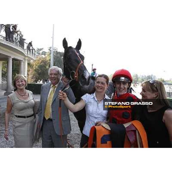 Christophe Soumillon , Dick Turpin and his owners after winning the Premio Vittorio di Capua Milano - San Siro racetrack, 24th sept.2011 ph.Stefano Grasso