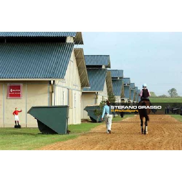 barns at Lone Star Park Dallas, 28th october 2004 ph. Stefano Grasso