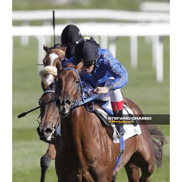 Aperegina goes to win the Premio Zambla Milano - San Siro racetrack, 9th oct. 2011 ph.Stefano Grasso