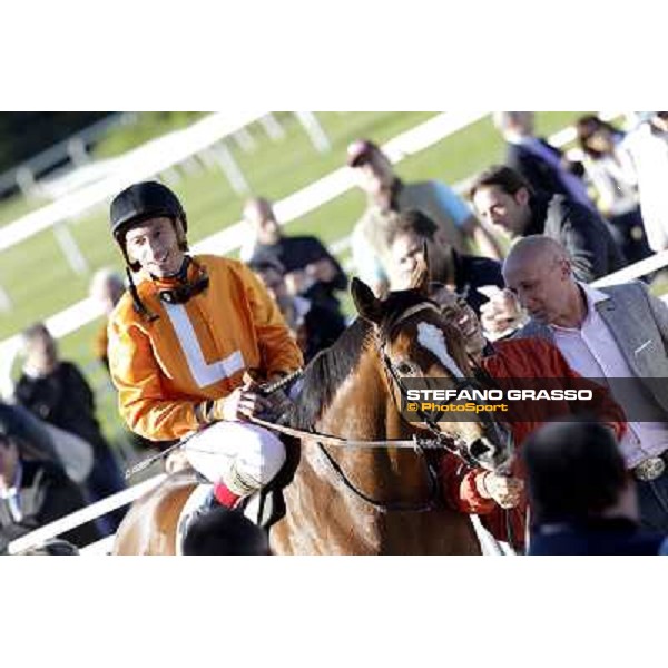 Mario Esposito on Temida returns back home after winning the Premio Verziere-Memorial Aldo Cirla Milano - San Siro racetrack, 9th oct. 2011 ph.Stefano Grasso