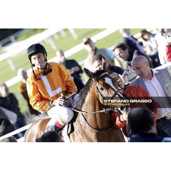 Mario Esposito on Temida returns back home after winning the Premio Verziere-Memorial Aldo Cirla Milano - San Siro racetrack, 9th oct. 2011 ph.Stefano Grasso