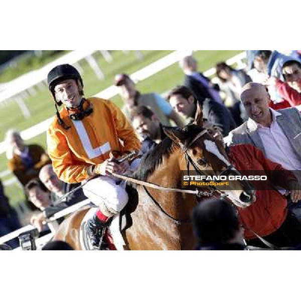 Mario Esposito on Temida returns back home after winning the Premio Verziere-Memorial Aldo Cirla Milano - San Siro racetrack, 9th oct. 2011 ph.Stefano Grasso