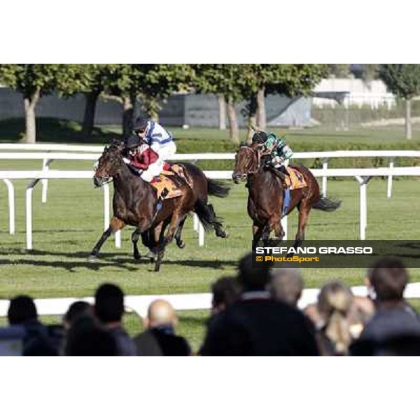 Martin Dwyer on Nayarra goes to win the Gran Criterium beating Lui e La Luna and Vedelago Milano - San Siro racetrack, 9th oct. 2011 ph.Stefano Grasso