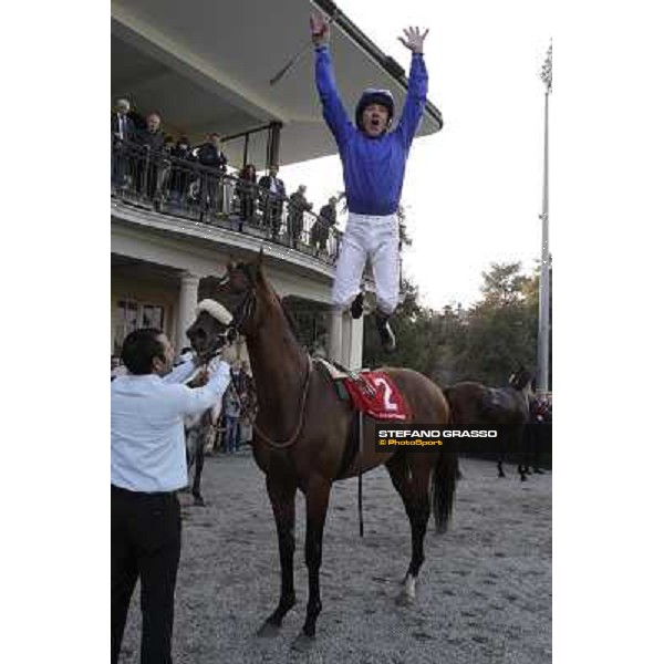 Frankie Dettori on Campanologist wins the Gran Premio del Jockey Club Milano - San Siro racetrack, 16th oct. 2011 ph.Stefano Grasso