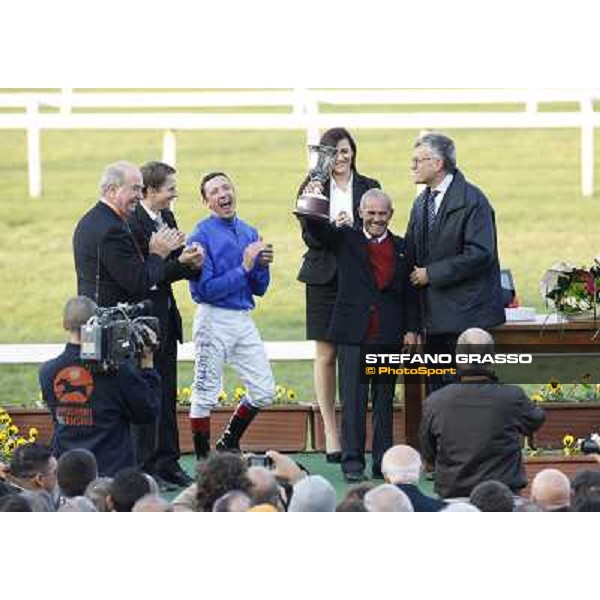 Frankie Dettori on Campanologist wins the Gran Premio del Jockey Club Milano - San Siro racetrack, 16th oct. 2011 ph.Stefano Grasso