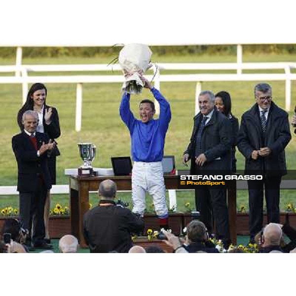 Frankie Dettori on Campanologist wins the Gran Premio del Jockey Club Milano - San Siro racetrack, 16th oct. 2011 ph.Stefano Grasso