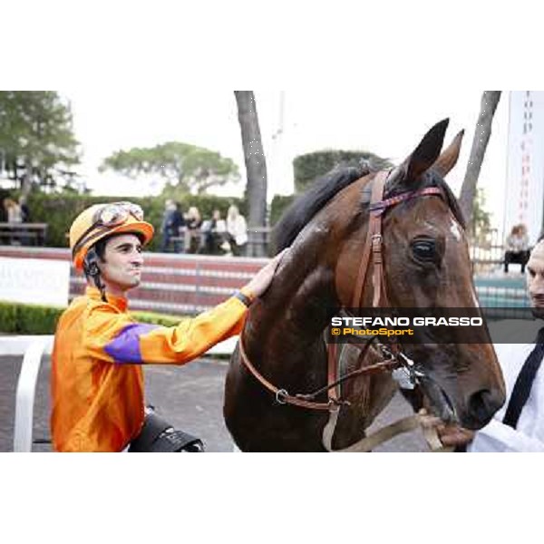 Fabio Branca and Quiza Quiza Quiza after winning the Premio Lydia Tesio Longines Rome, 23rd oct. 2011 ph.Stefano Grasso