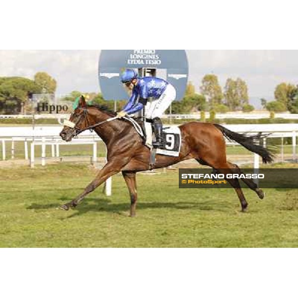 Dario Vargiu on Regarde Moi wins the Premio Nearco Rome, 23rd oct. 2011 ph.Stefano Grasso