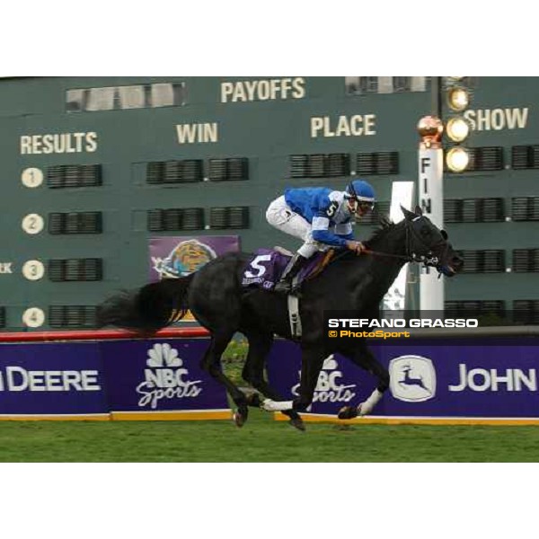 Ramon Dominguez on Better TAlk Now wins the John Deer Breeders\' Cup Turf Dallas 30th october 2004 ph. Stefano Grasso