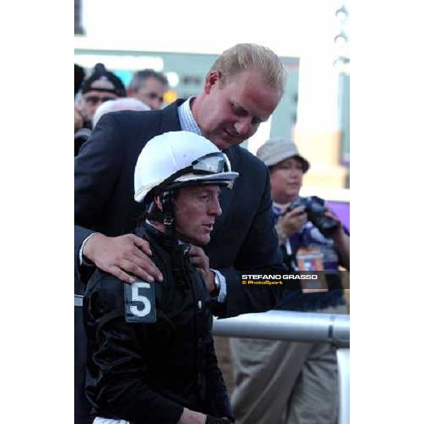 Edward Dunlop and Kieren Fallon in the winner circle of Breeders\' Cup Filly and Mare Turf Dallas 30th october 2004 ph. Stefano Grasso