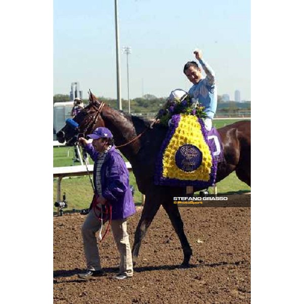 Corey Nakatani on Sweet Catomine winner of Breeder\'s Cup Juvenile Fillies Dallas 30th october 2004 ph. Stefano Grasso