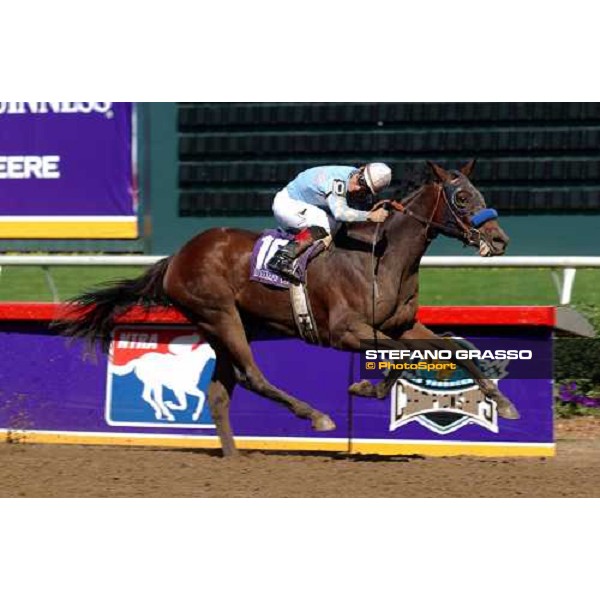 Corey Nakatani on Sweet Catomine wins Breeder\'s Cup Juvenile Fillies Dallas 30th october 2004 ph. Stefano Grasso
