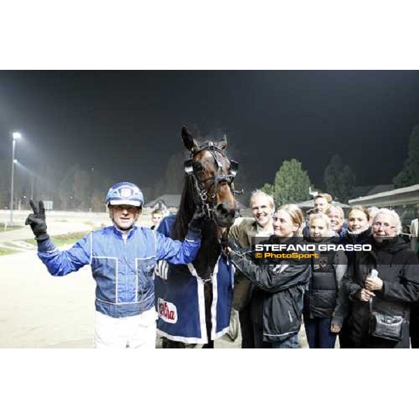 Thomas Konvenoja with Brad De Veluwe wins the Gran Premio Paolo e Orsino Orsi Mangelli Milan - San Siro racetrack, 1st nov. 2011 ph.Stefano Grasso