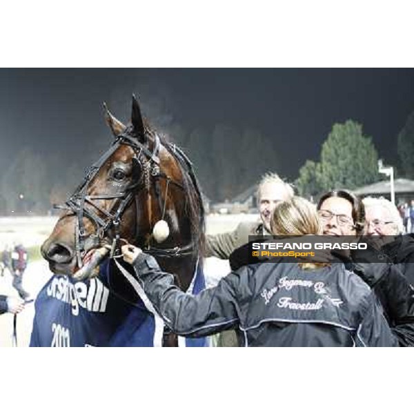a close up for Brad De Veluwe and his connection winners of the Gran Premio Paolo e Orsino Orsi Mangelli Milan - San Siro racetrack, 1st nov. 2011 ph.Stefano Grasso