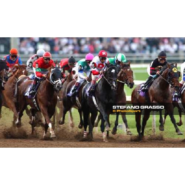 Javier Castellano with Ghostzapper leads the group at the first passage of Breeders\' Cup Classic Dallas 30th october 2004 ph. Stefano Grasso