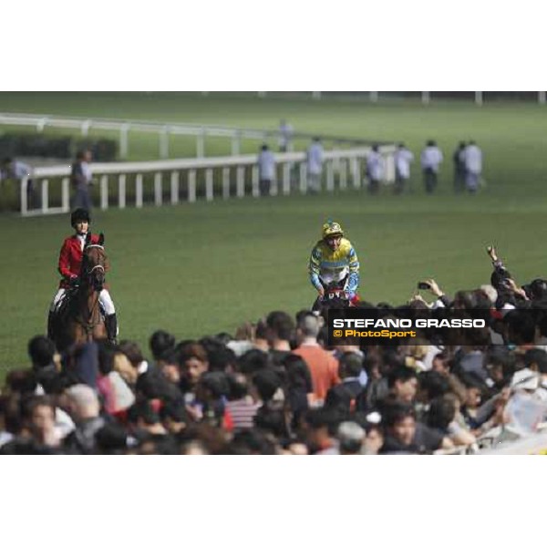 Frankie Dettori wins the Cathay Pacific International Jockeys\' Championship Hong Kong - Happy Valley racecourse, 7th dec. 2011 ph.Stefano Grasso