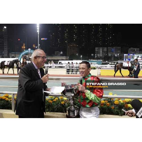 Frankie Dettori wins the Cathay Pacific International Jockeys\' Championship Hong Kong - Happy Valley racecourse, 7th dec. 2011 ph.Stefano Grasso