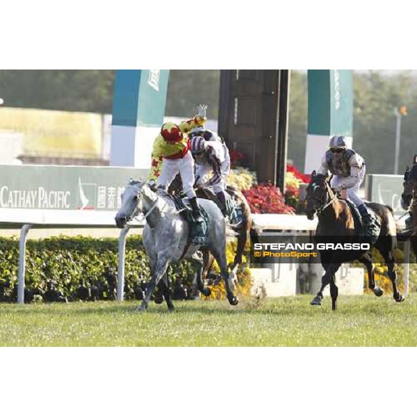 M.Chadwick on California Memory wins the Cathay Pacific Hong Cup Hong Kong, 11th dec. 2011 ph.Stefano Grasso