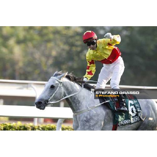 M.Chadwick on California Memory wins the Cathay Pacific Hong Cup Hong Kong, 11th dec. 2011 ph.Stefano Grasso