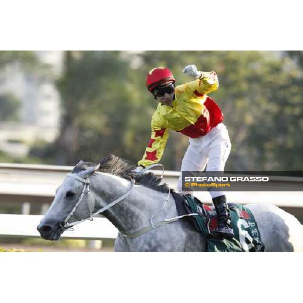 M.Chadwick on California Memory wins the Cathay Pacific Hong Cup Hong Kong, 11th dec. 2011 ph.Stefano Grasso