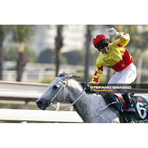 M.Chadwick on California Memory wins the Cathay Pacific Hong Cup Hong Kong, 11th dec. 2011 ph.Stefano Grasso