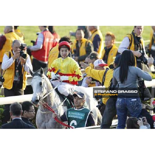 M.Chadwick on California Memory wins the Cathay Pacific Hong Cup Hong Kong, 11th dec. 2011 ph.Stefano Grasso