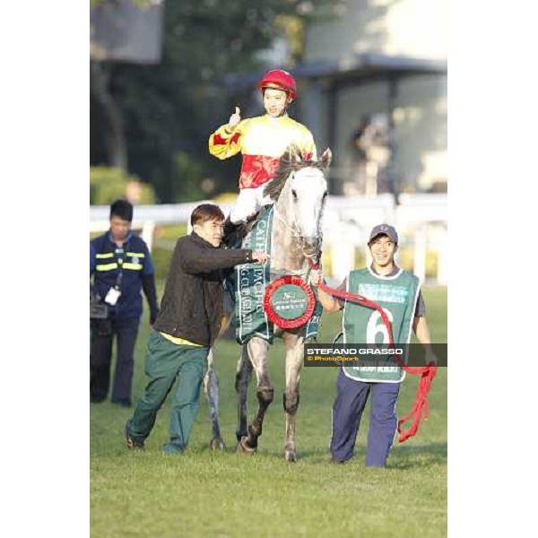 M.Chadwick on California Memory wins the Cathay Pacific Hong Cup Hong Kong, 11th dec. 2011 ph.Stefano Grasso