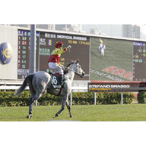 M.Chadwick on California Memory wins the Cathay Pacific Hong Cup Hong Kong, 11th dec. 2011 ph.Stefano Grasso