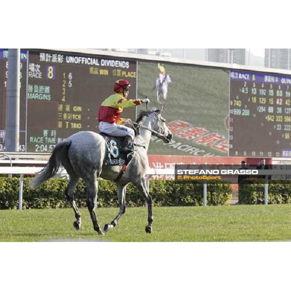 M.Chadwick on California Memory wins the Cathay Pacific Hong Cup Hong Kong, 11th dec. 2011 ph.Stefano Grasso