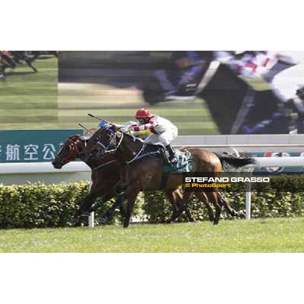 Brett Prebble on Lucky Nine wins the Cathay Pacific Hong Sprint Hong Kong, 11th dec. 2011 ph.Stefano Grasso