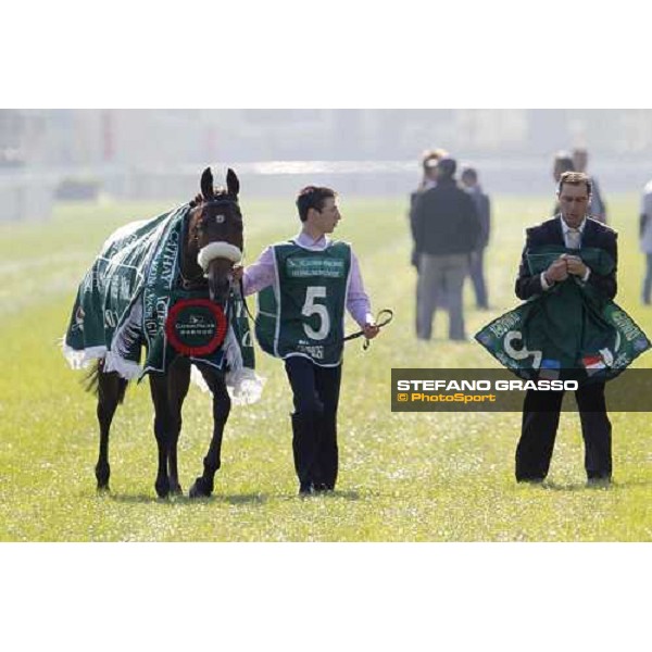 C.Williams on Dunaned wins the Cahay Pacifgic Hong Kong Vase Hong Kong, 11th dec. 2011 ph.Stefano Grasso