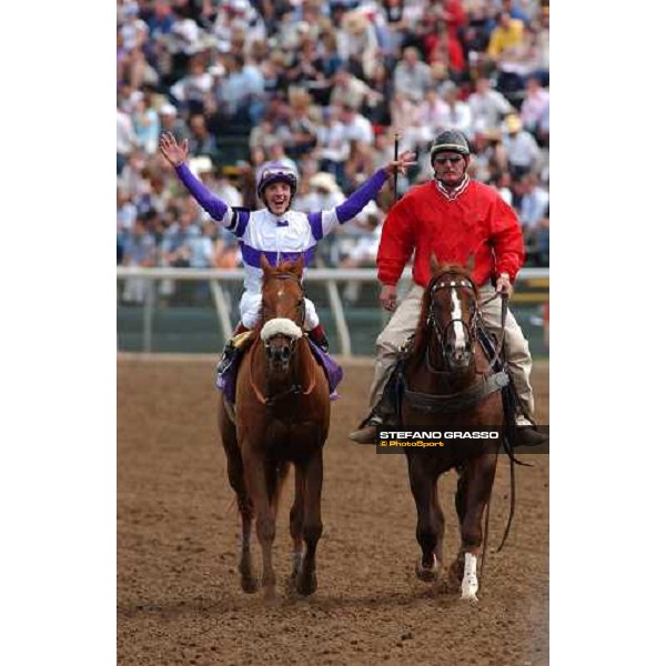exulting Frankie Dettori on Wilko winner of Bessener Trust Breeders\' Cup Juvenile Dallas 30th october 2004 ph. Stefano Grasso