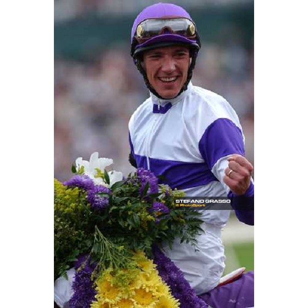 Frankie Dettori winner with Wilko of Bessener Trust Breeders\' Cup Juvenile Dallas 30th october 2004 ph. Stefano Grasso