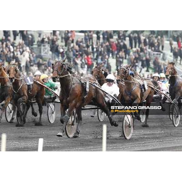 Franck Nivard and Yarrah Boko win the Prix du Luxembourg - Gr. III Paris - Vincennes, 28th january 2012 ph.Stefano Grasso