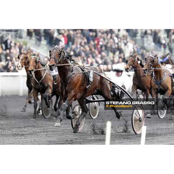 Franck Nivard and Yarrah Boko win the Prix du Luxembourg - Gr. III Paris - Vincennes, 28th january 2012 ph.Stefano Grasso