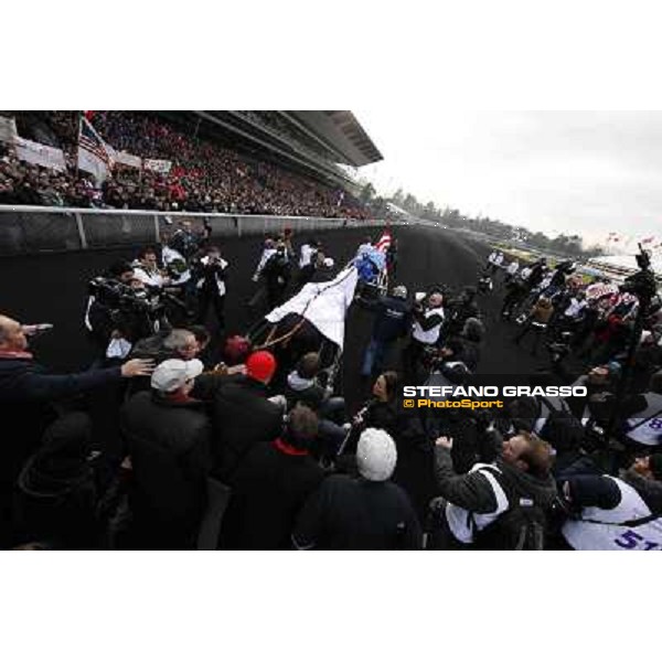 91° Prix d\'Amérique Marionnaud - Franck Nivard and Ready Cash parade after winning the 91° Prix d\'Amerique Paris - Vincennes racecourse , 29th january 2012 ph.Stefano Grasso
