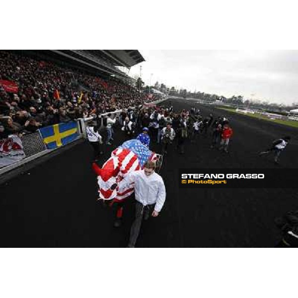 91° Prix d\'Amérique Marionnaud - Franck Nivard and Ready Cash parade after winning the 91° Prix d\'Amerique Paris - Vincennes racecourse , 29th january 2012 ph.Stefano Grasso